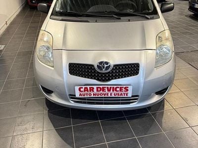 Begagnad Toyota Yaris 69 HK (50 kW) 2008 Grå Halvkombi