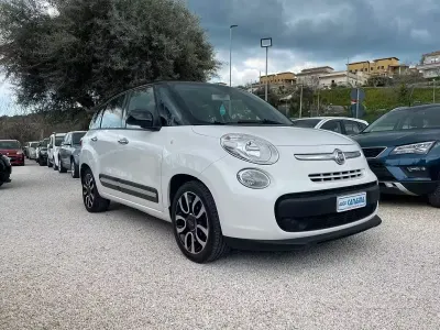 Begagnad Fiat 500L Living 84 HK (61 kW) 2015 Vit Minibuss