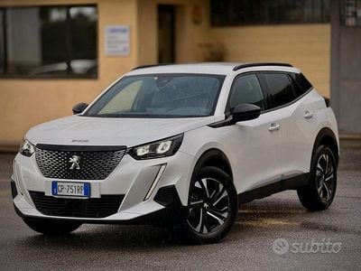 Usata Peugeot 2008 GT 130 CV (95 kW) 2023 Bianco SUV