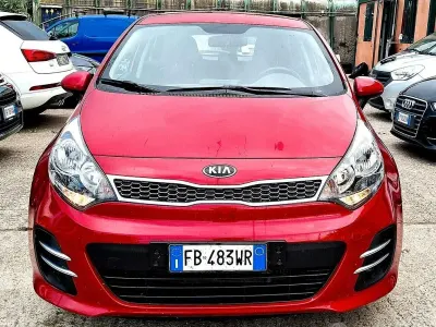 Usata Kia Rio 75 CV (55 kW) 2016 Rosso Utilitaria