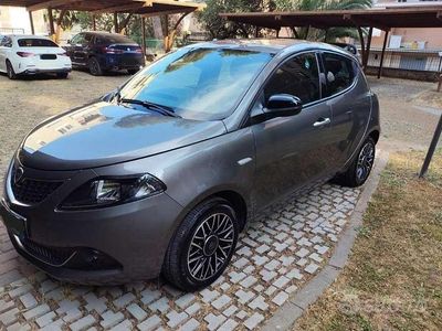 Usata Lancia Ypsilon Gold 69 CV (50 kW) 2021 Utilitaria