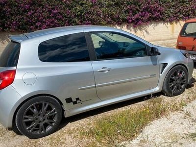 Usata Renault Clio R.S. R.S. 203 CV (149 kW) 2010 Grigio Utilitaria