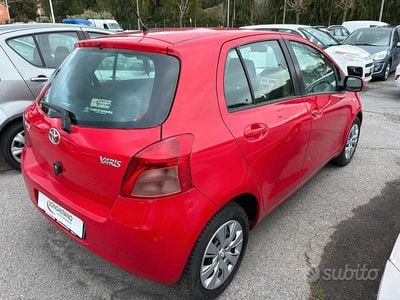 Usata Toyota Yaris 69 CV (50 kW) 2008 Rosso Utilitaria