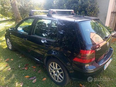 Begagnad VW Golf IV 116 HK (85 kW) 2002 Svart Sedan
