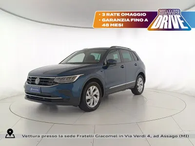 Usata VW Tiguan Life 150 CV (110 kW) 2023 V2 nightshade blue metallizzato SUV