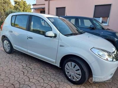 Usata Dacia Sandero 75 CV (55 kW) 2010 Bianco Berlina
