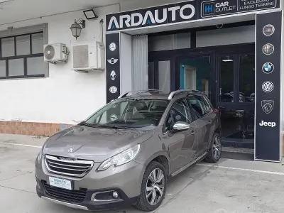 Usata Peugeot 2008 Allure 92 CV (67 kW) 2014 Grigio SUV