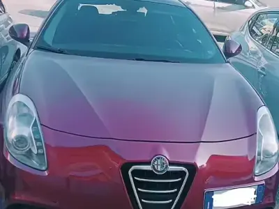 Usata Alfa Romeo Giulietta 105 CV (77 kW) 2012 Rosso Utilitaria