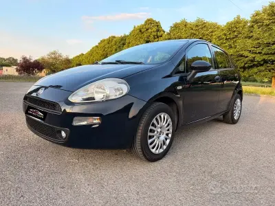 Usata Fiat Punto Easy 69 CV (50 kW) 2016 Blu Utilitaria
