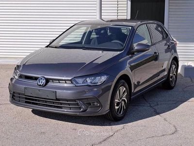 Usata VW Polo Life 95 CV (69 kW) 2025 Grigio Utilitaria