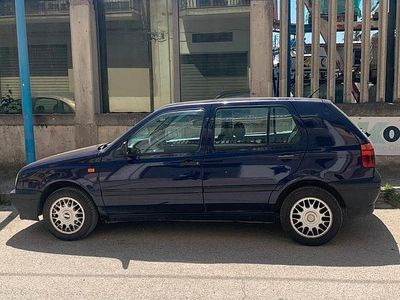 Usata VW Golf III 75 CV (55 kW) 1995 Blu Berlina