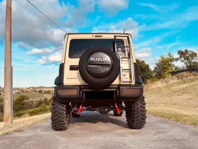 Usata Suzuki Jimny 102 CV (75 kW) 2022 Marrone SUV