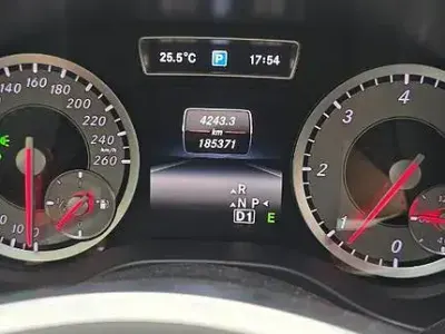 Usata Mercedes A200 136 CV (100 kW) 2014 Grigio Utilitaria