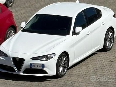 Second-hand Alfa Romeo Giulia 160 CP (117 kW) 2022 Alb Berlinǎ