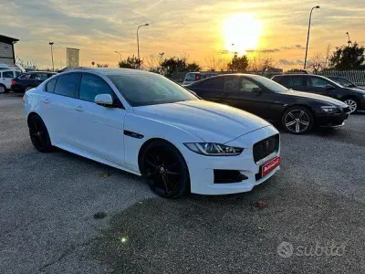 Usata Jaguar XE 180 CV (132 kW) 2016 Bianco Berlina