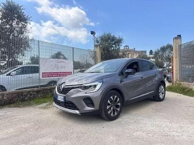 Usata Renault Captur Zen 101 CV (74 kW) 2020 Grigio SUV