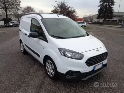 Begagnad Ford Transit Trend 101 HK (74 kW) 2021 Vit Van