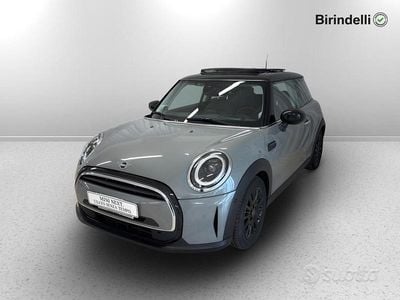 Moonwalk grey metallic Usata 2022 Mini Cooper Essential Utilitaria | 25.000 € (Cara)