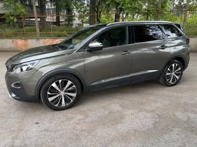 Usado Peugeot 5008 GT 181 CV (133 kW) 2017 Verde Familiar