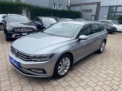 Usata VW Passat Business 150 CV (110 kW) 2021 Gray Station wagon