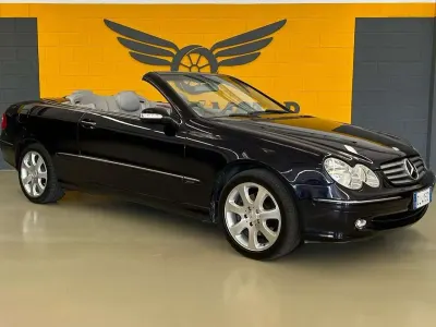 Usata Mercedes CLK320 Elegance 218 CV (160 kW) 2003 Blu/azzurro Cabrio