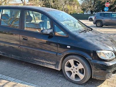 Usata Opel Zafira 2004 Nero Monovolume