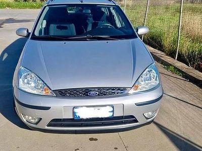 Usata Ford Focus 125 CV (91 kW) 2002 Grigio Station wagon