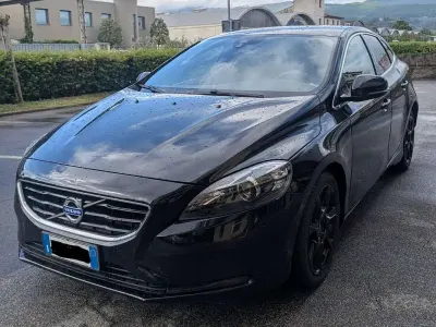 Occasion Volvo V40 Ocean Race 114 ch (83 kW) 2015 Noir Berline