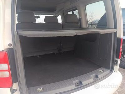 Begagnad VW Caddy 102 HK (75 kW) 2015 Vit Minibuss