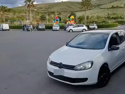 Usata VW Golf VI 110 CV (80 kW) 2009 Bianco Utilitaria
