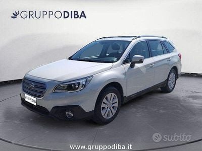 Usata Subaru Outback Style 150 CV (110 kW) 2015 Bianco Station wagon