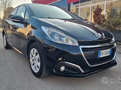 Usata Peugeot 208 Active 74 CV (54 kW) 2017 Nero Utilitaria