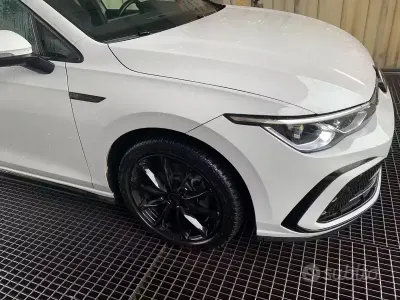 Usata VW Golf VIII R-line 150 CV (110 kW) 2022 Bianco Berlina