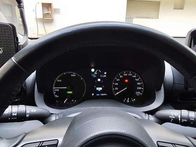 Usata Toyota Yaris Hybrid Active 92 CV (67 kW) 2021 Argento Berlina