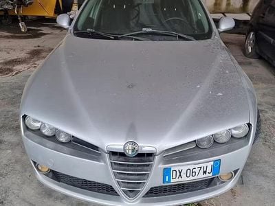 Usata Alfa Romeo 159 Progression 140 CV (102 kW) 2009 Argento Berlina