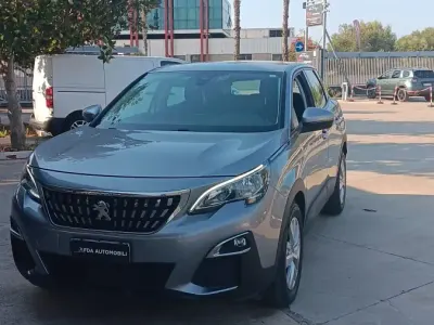 Usata Peugeot 3008 120 CV (88 kW) 2018 Gray SUV