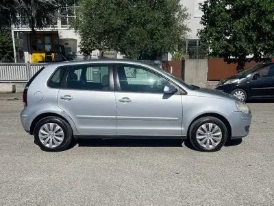 Usata VW Polo 75 CV (55 kW) 2005 Grigio Utilitaria