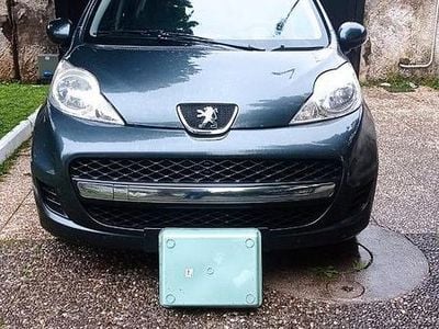 Usata Peugeot 107 Access 68 CV (50 kW) 2011 Grigio Utilitaria
