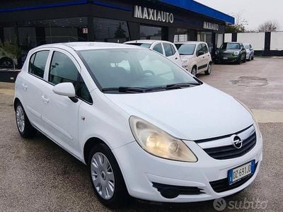 Usata Opel Corsa 74 CV (54 kW) 2009 Bianco Utilitaria