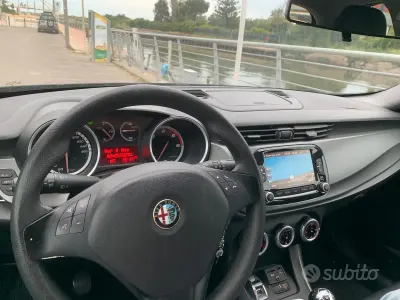 Usata Alfa Romeo Giulietta 105 CV (77 kW) 2014 Nero Utilitaria
