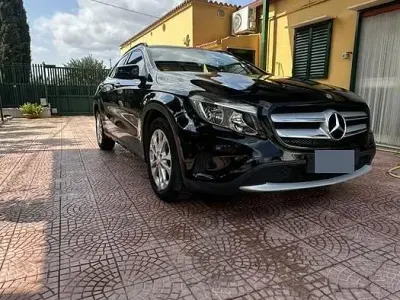 Usata Mercedes GLA180 Business 122 CV (89 kW) 2016 Nero SUV