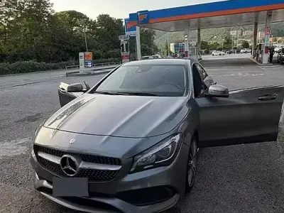 Usata Mercedes CLA180 109 CV (80 kW) 2016 Grigio Coupé