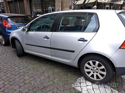 Grigio Usata 2005 VW Golf V Berlina | 3000 € (Cara)