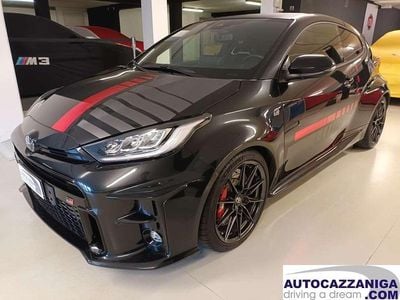 Begagnad Toyota Yaris 261 HK (191 kW) 2021 Svart Halvkombi