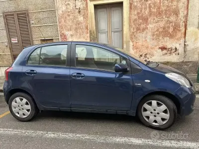 Usata Toyota Yaris 90 CV (66 kW) 2007 Blu Utilitaria