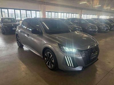 Usata Peugeot 208 Allure 101 CV (74 kW) 2024 Argento Utilitaria
