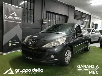 Usata Peugeot 207 70 CV (51 kW) 2013 Grigio Berlina