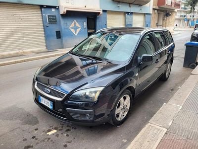 Begagnad Ford Focus S 116 HK (85 kW) 2006 Svart Kombi