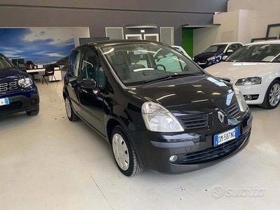 Usata Renault Modus Dynamique 75 CV (55 kW) 2008 Nero Monovolume
