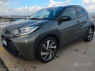 Usata Toyota Aygo X Lounge 72 CV (52 kW) 2023 Grigio SUV
